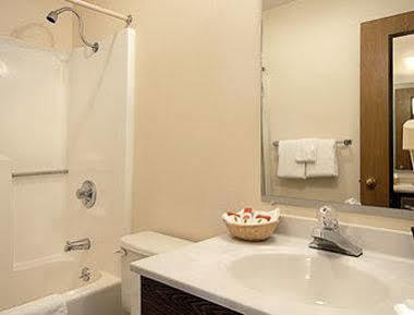 Super 8 By Wyndham Missouri